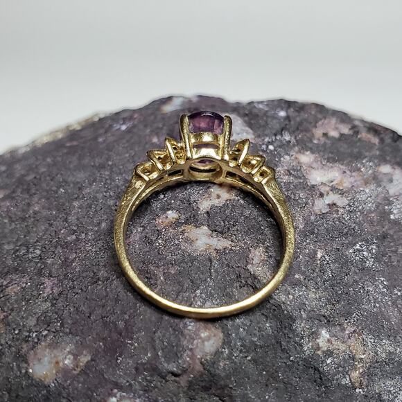 Stamped 14K Fine Yellow Gold Amethyst Diamond Accent Ring Vintage - Picture 3 of 10